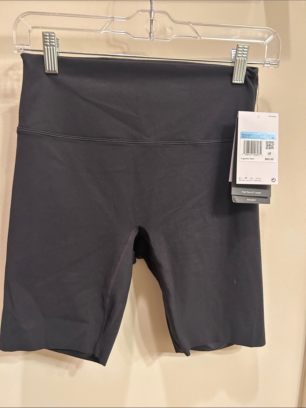 Nike Women’s High Rise 8" Length InfinaSoft Shorts Athletic Shorts in Black Size